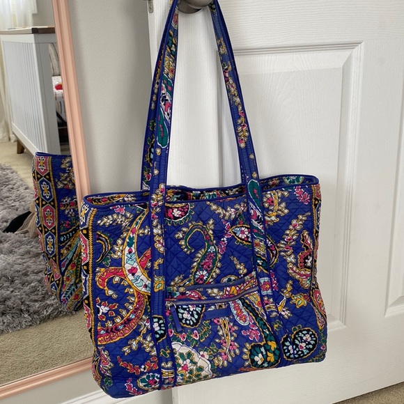 Vera Bradley Handbags - Vera Bradley Tote